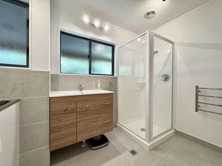 7a Landing Road Titirangi_12