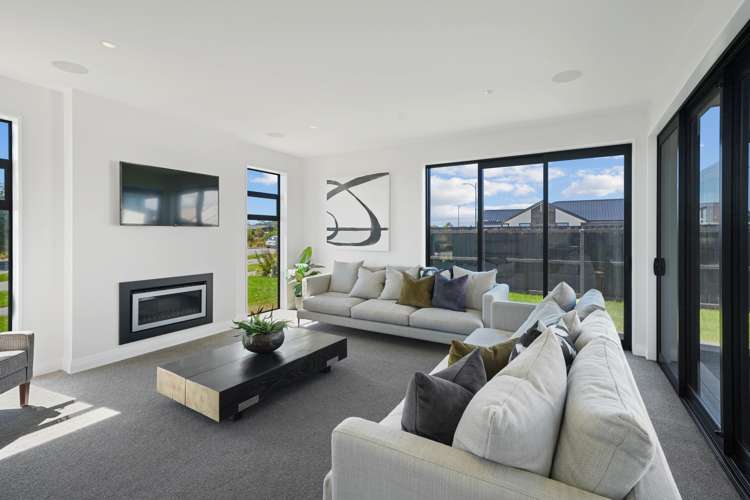 174 Southfield Drive Lincoln_16