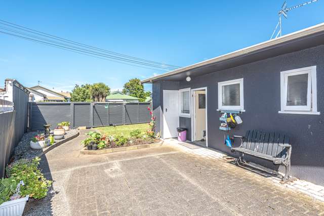 1/90 Campbell Street Whanganui Central_2