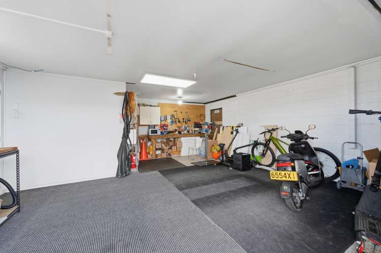 279 Dee Street Avenal_21
