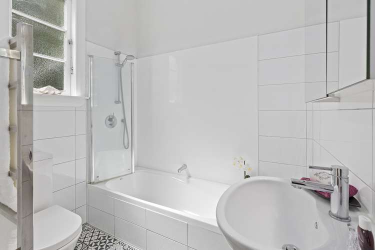 8 Adams Terrace Aro Valley_11