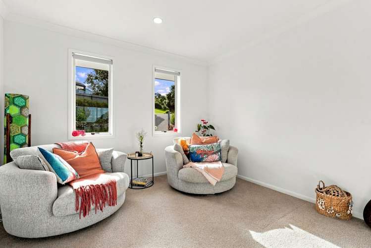 33 Lax Crescent Leigh_31