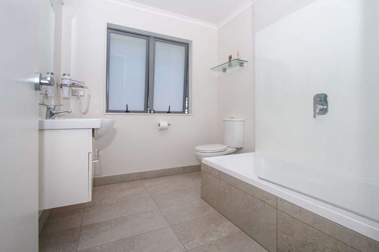 61 Maylee Crescent Gulf Harbour_13