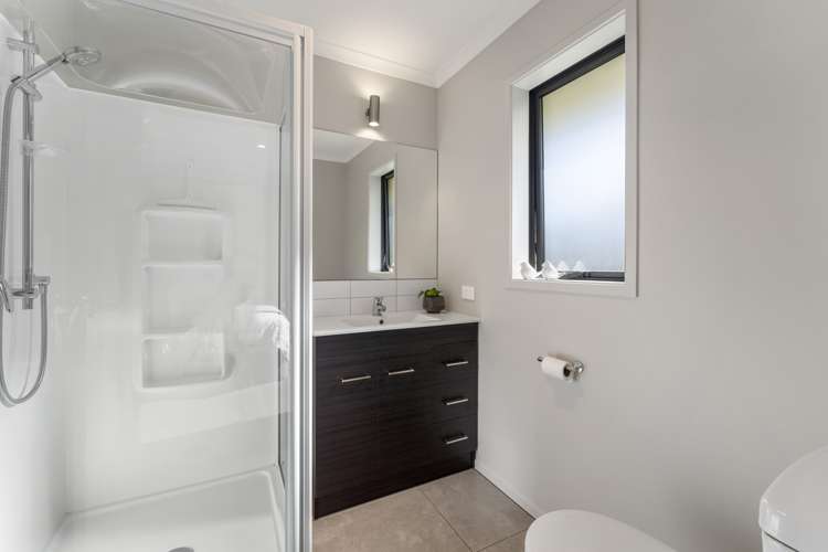 16 Tradewinds Drive Whitby_24