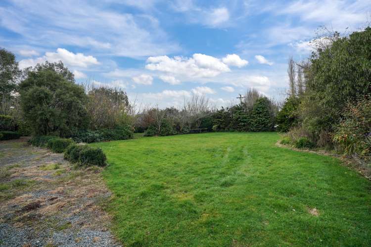 215 Rakahouka Grove Bush Road Winton Surrounds_36