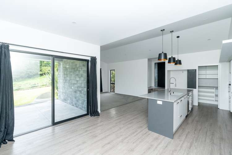 15 Tari Road Pukeatua_17