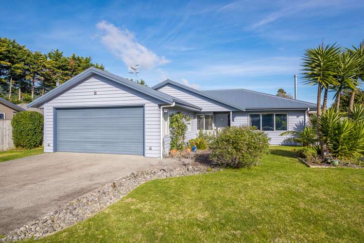 16 Georgia Grove Paraparaumu_1