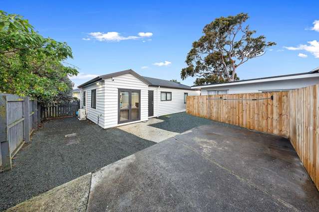 Beautiful Family Home â 3 Bedrooms 2 Bathrooms Securely Fenced Section