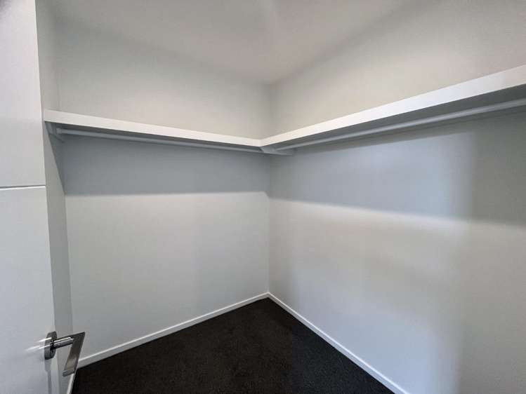 8 Muldowney Drive 11103_12