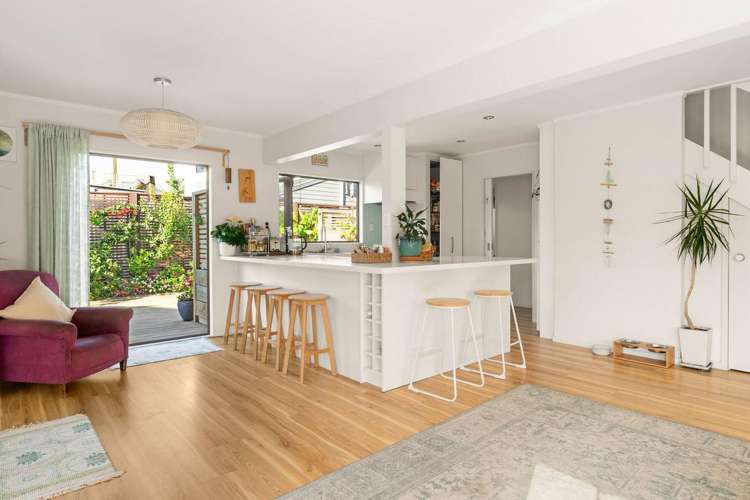 2/563 Maunganui Road_0