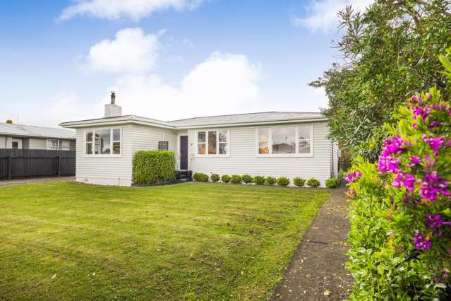 CLASSIC WEATHERBOARD HOME PLUS STUDIO
