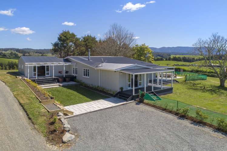 598 Esdaile Road_0