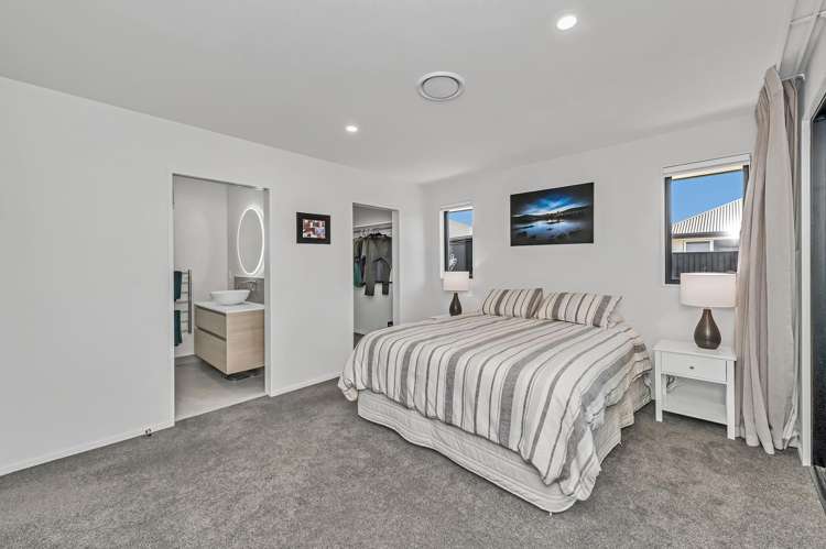 72 Halpin Drive Lincoln_12