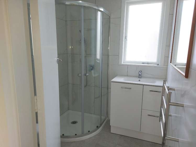 2/211 Rifle Range Road 11209_8