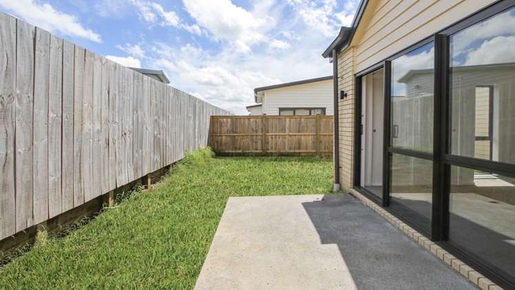 7 Poutawa Lane Clarks Beach_12