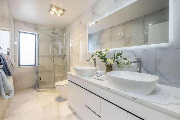 5 Woodacre Street Flat Bush_15