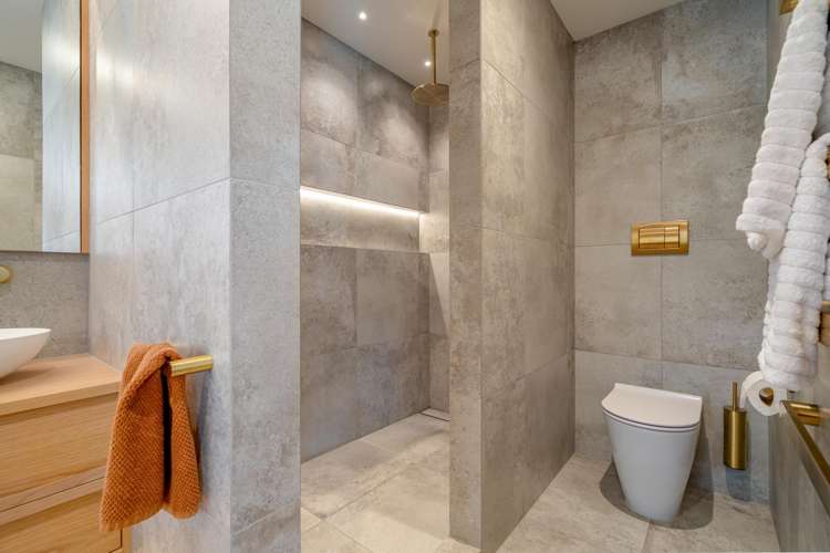 2 Waterstock Way Waitikiri_26