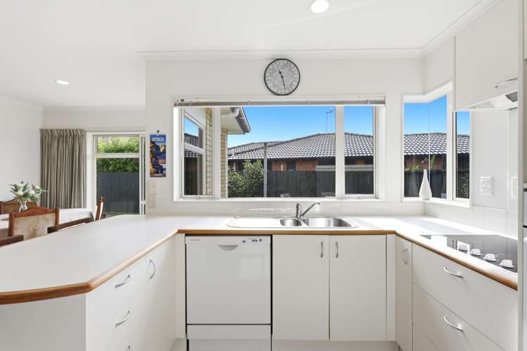 14 Chesterfield Way Orewa_5