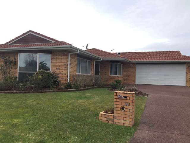 Single level Family Home in the central Rosedale