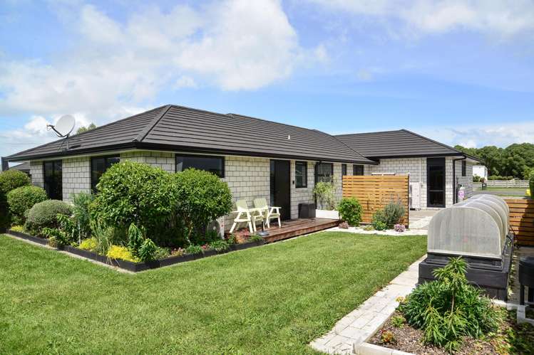 2 Alan Livingston Drive Cambridge_26