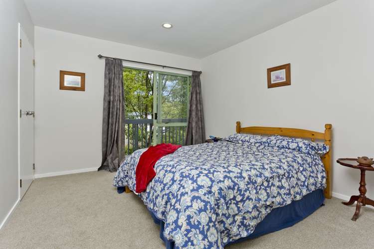 2/62 Stapleford Crescent Browns Bay_13