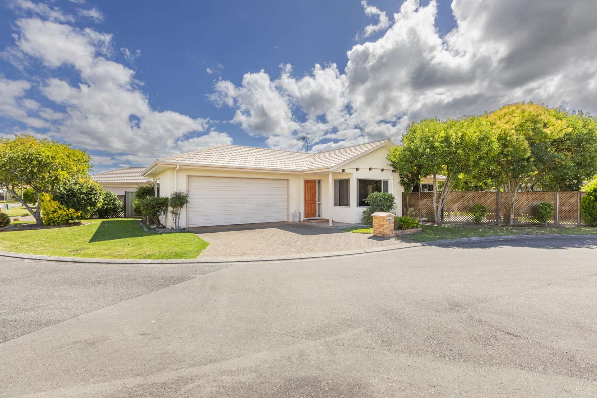 6 Ellerslie Place Taradale_0