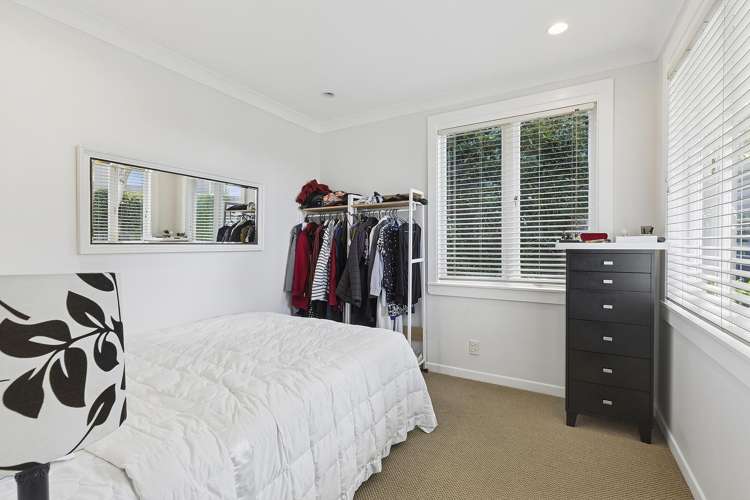 31 Kiriwai Road Paremata_14