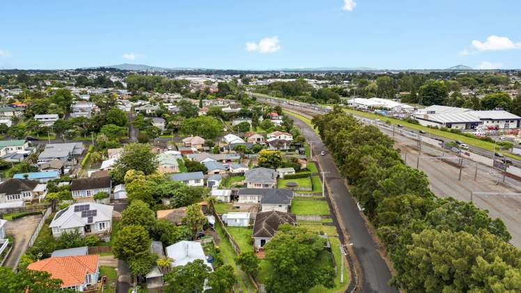 12 Tui Avenue Forest Lake_19