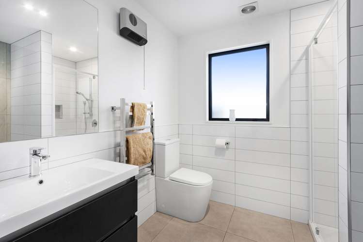 7 Leader Street Marshland_13