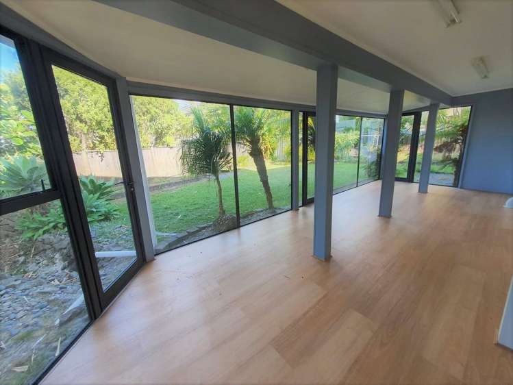 9 Parkvale Grove Te Atatu Peninsula_5