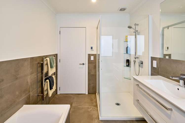 9 Martha Turnell Crescent Manor Park_12