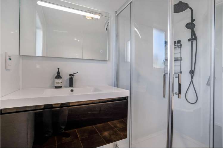 24 Great North Road Winton_10