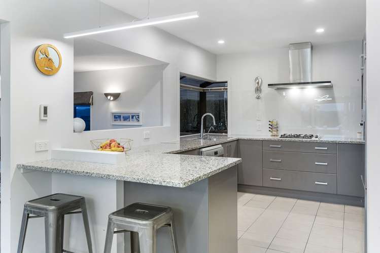 64 Marellen Drive Red Beach_6