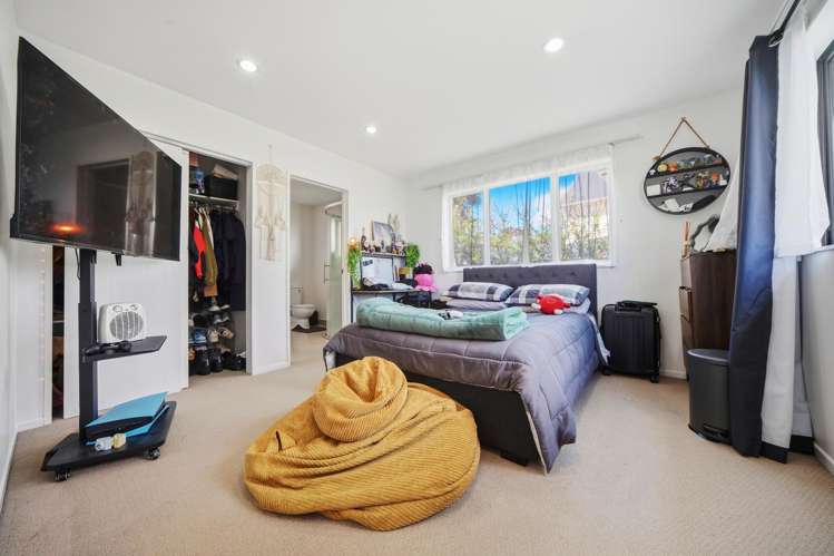 17 Nicholas-Gibbons Drive Clendon Park_13