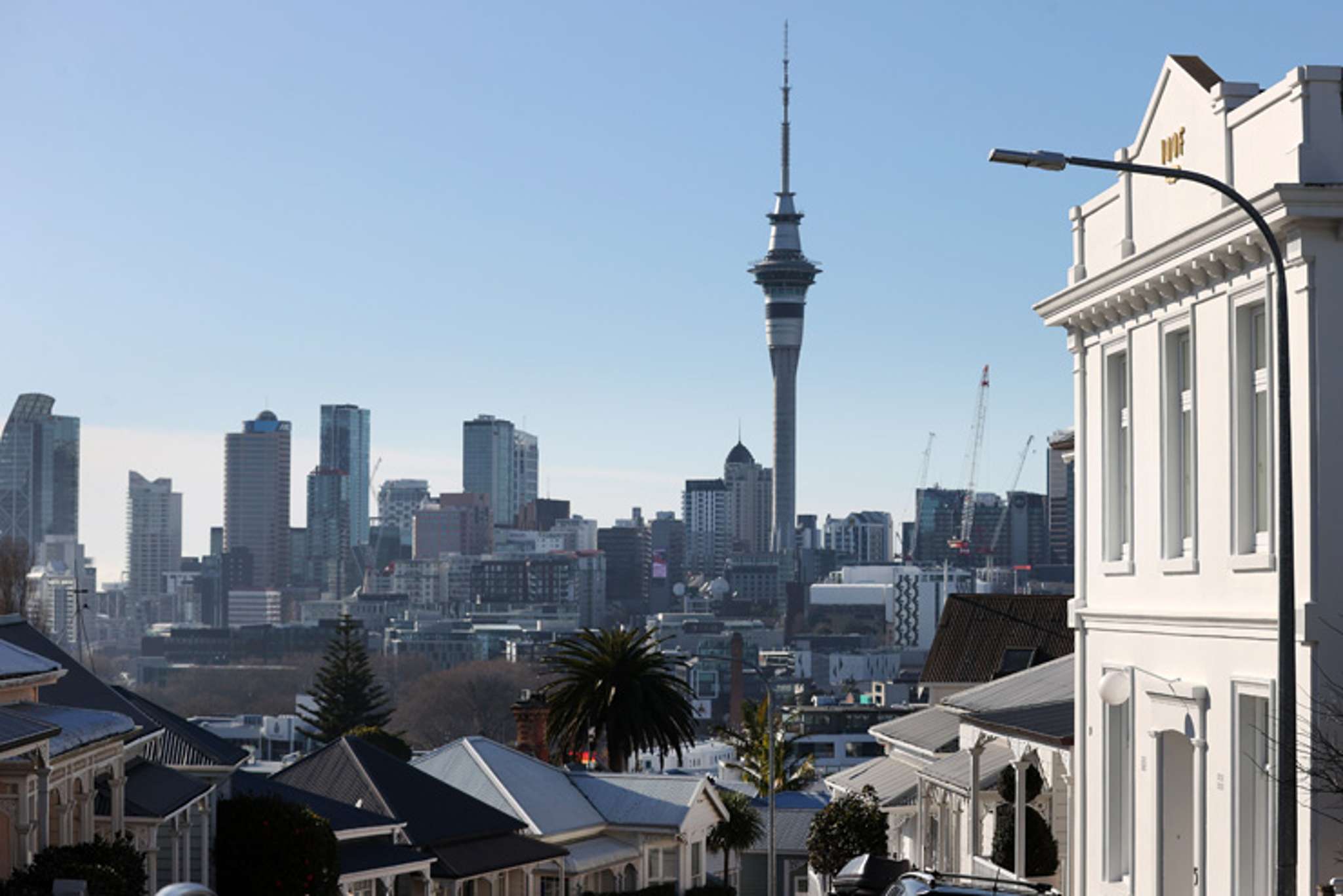 Kiwis quit city house prices, but drift to regions may not last