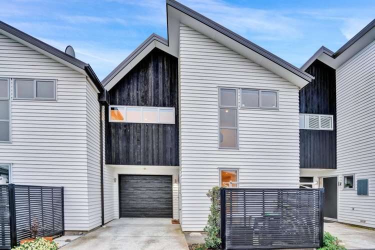 2/16 Hamill Road Halswell_10