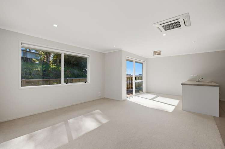 9 Barossa Way Brookfield_4