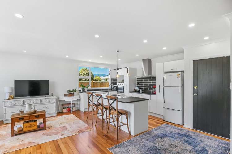 638 Queen Street, East_1