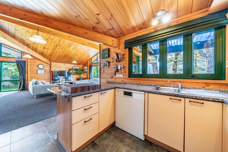 19 Carlow Grove Birchville_13