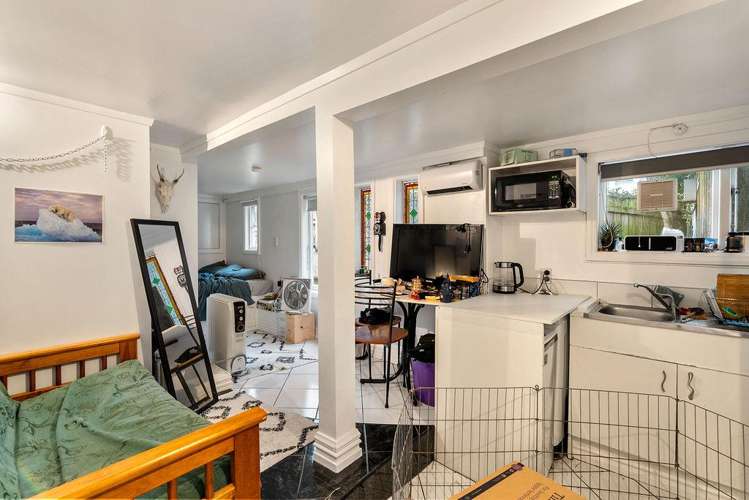 15 Nairn Street Mount Cook_13