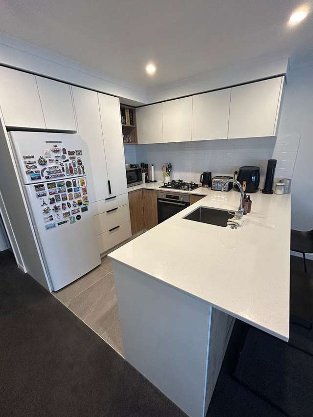 104/30 Shortfin Place Flat Bush_3