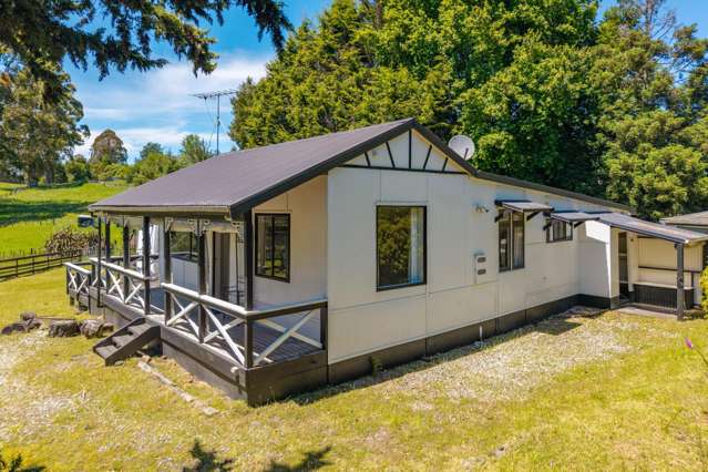 Charming Owhango Cottage - 1ha Lifestyle Block