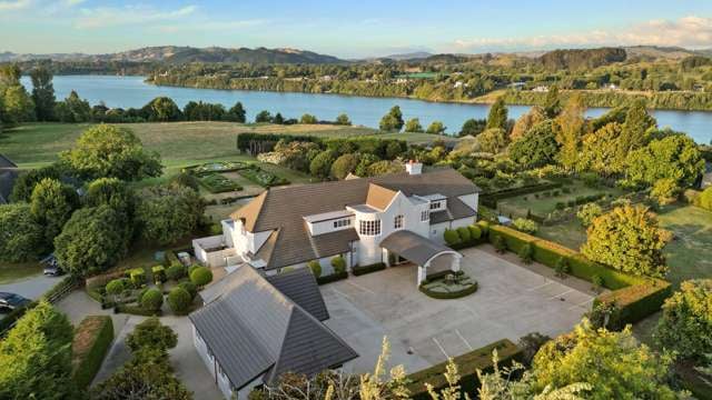 Five-Star Luxury Above Lake Karapiro