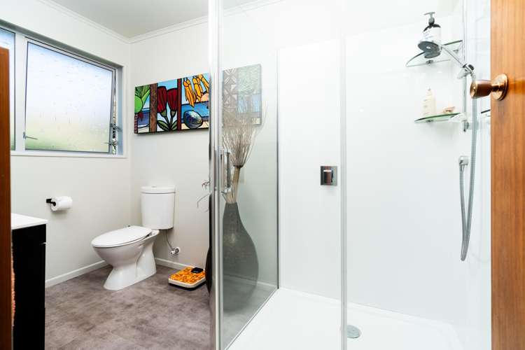 5/27 Beach Road Paekakariki_23