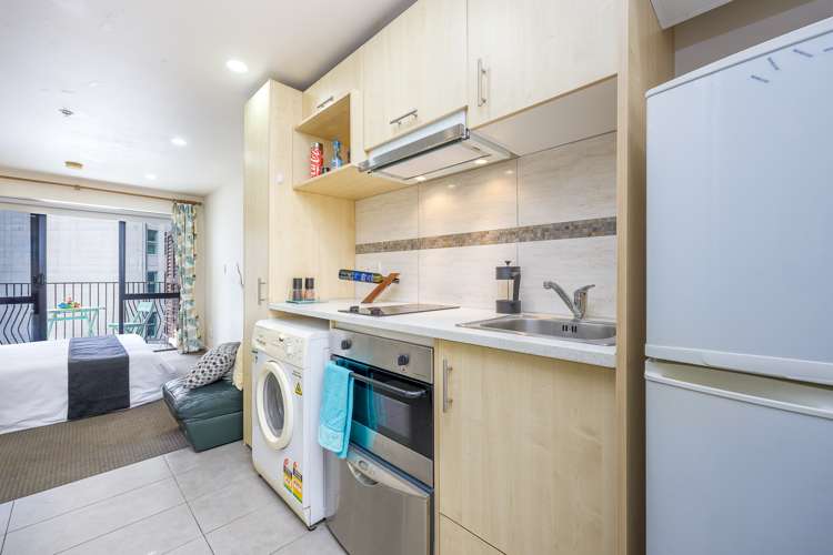 2j/23 Emily Place Auckland Central_6