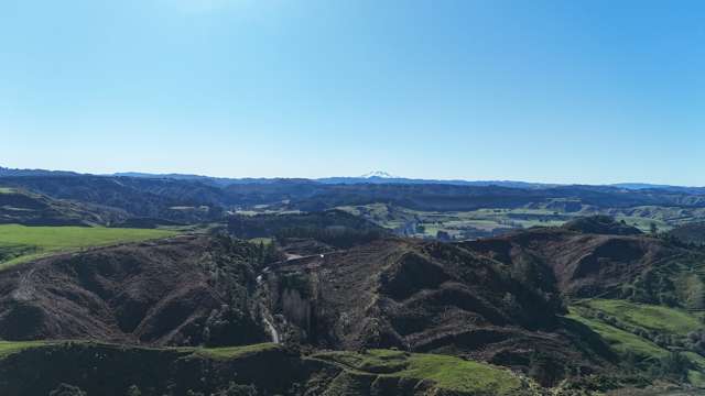 48.92 ha of pure potential – with views for miles