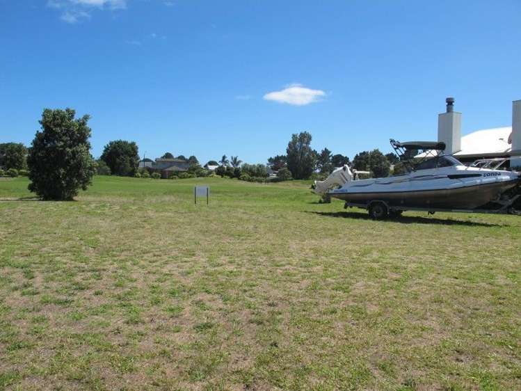 133 The Fairway Matarangi_8