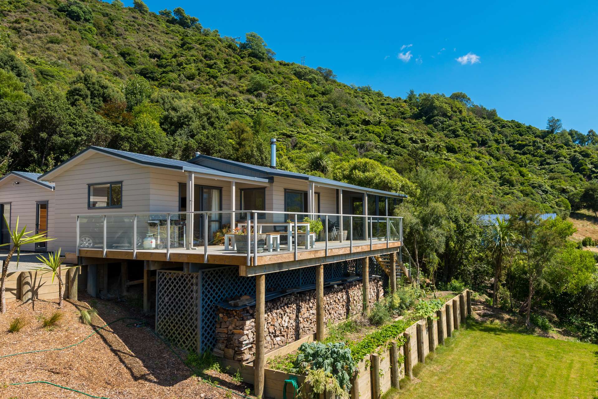 13a Beach Place Havelock_0