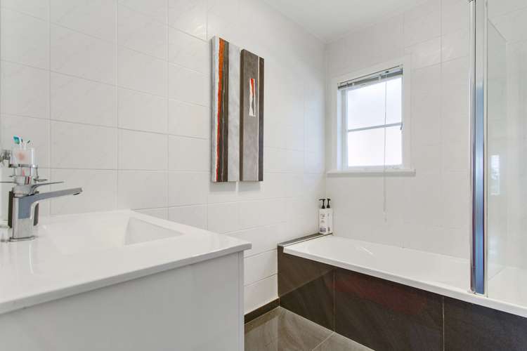 45 Golf Road New Lynn_14