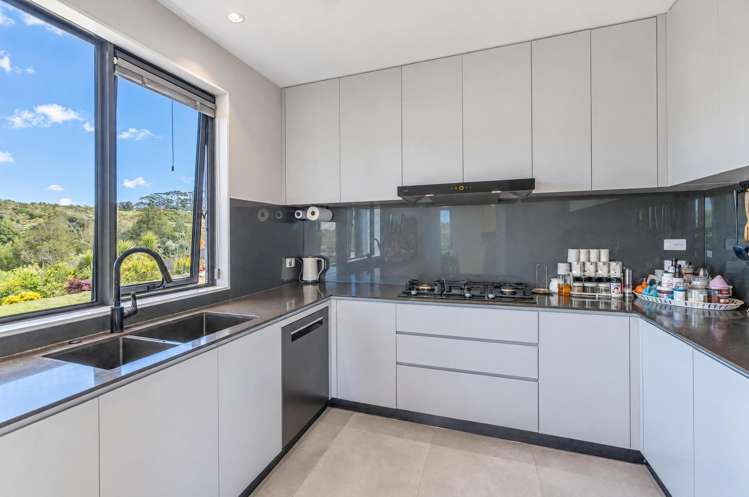 16 Ridgelea Road Long Bay_6